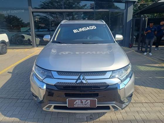 MITSUBISHI OUTLANDER 2.0 MIVEC GASOLINA HPE AUTOMÁTICO